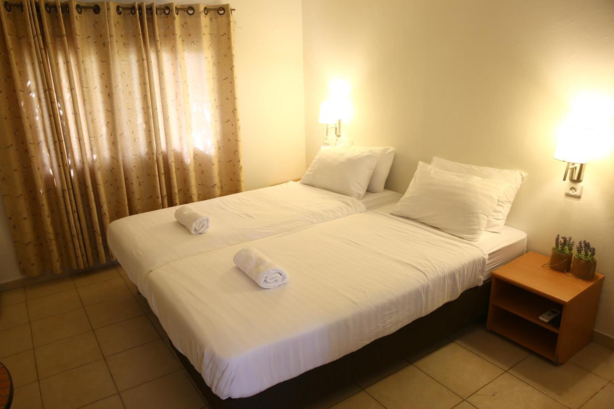 Eilot Kibbutz Country Lodging 엘라트 객실 사진