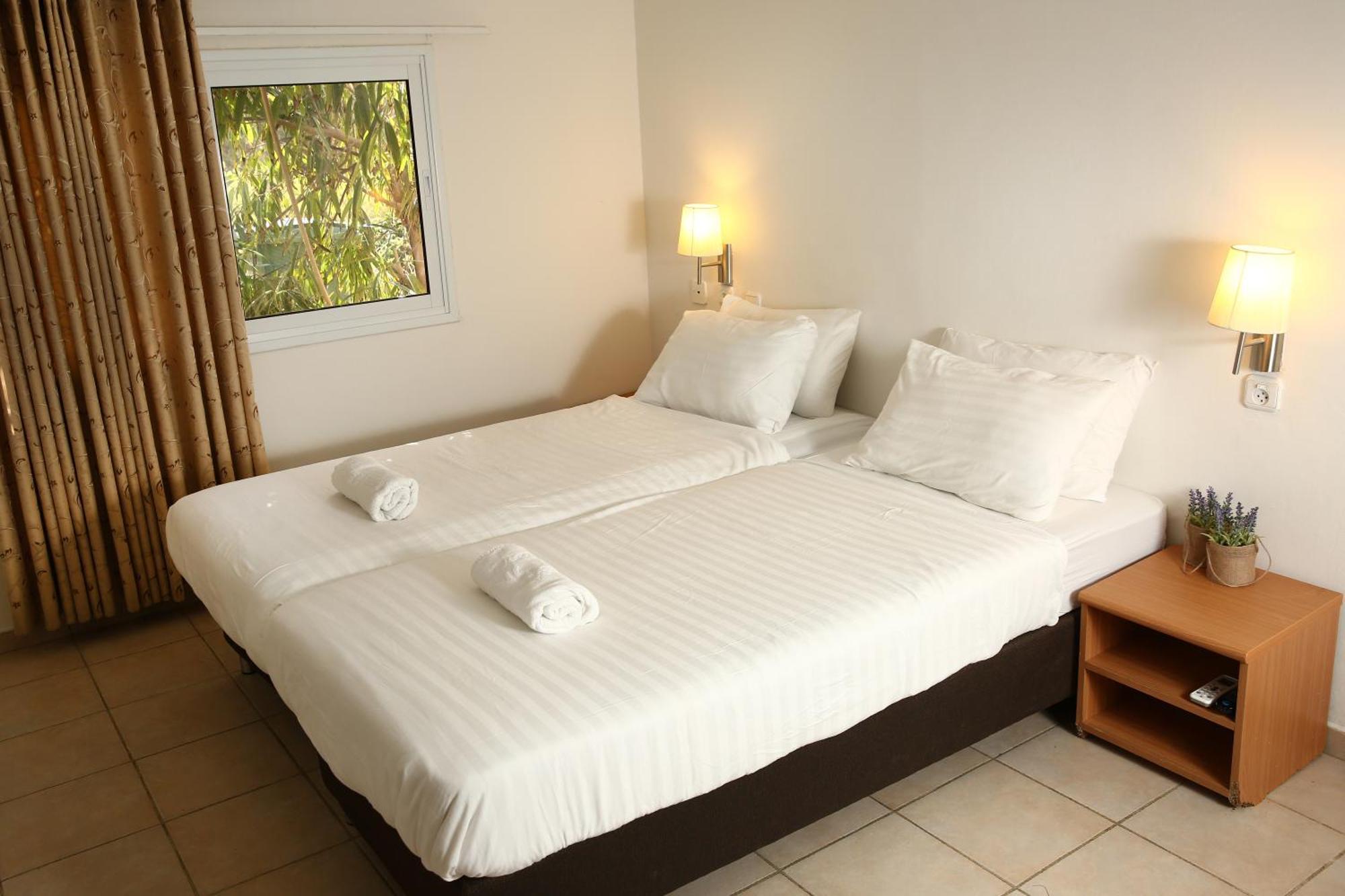 Eilot Kibbutz Country Lodging 엘라트 객실 사진